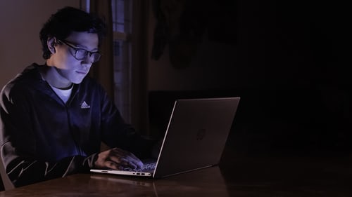 如何將附加文件添加到PDF文檔中的指定位置?來學(xué)這個小技巧